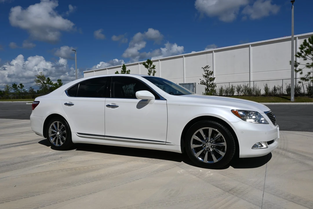 2007 Lexus LS 4th Gen - Image 10 of 31