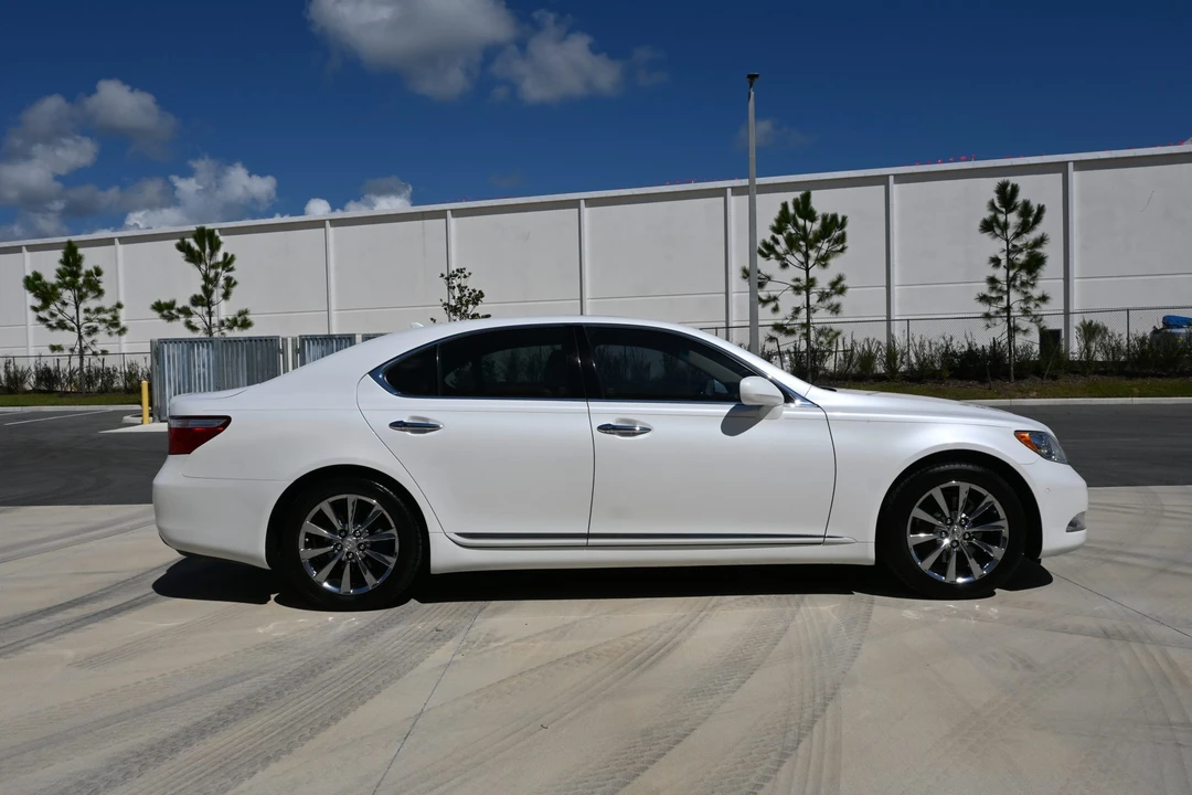2007 Lexus LS 4th Gen - Image 12 of 31