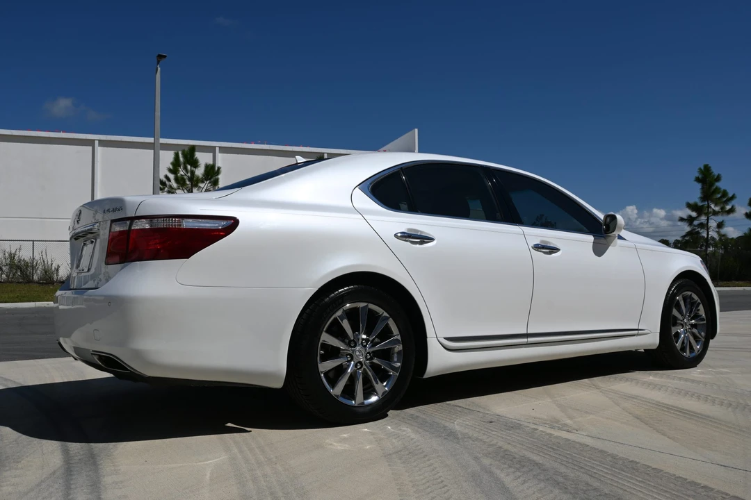 2007 Lexus LS 4th Gen - Image 14 of 31