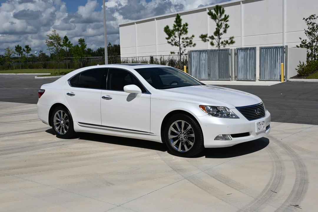 2007 Lexus LS 4th Gen - Image 9 of 31