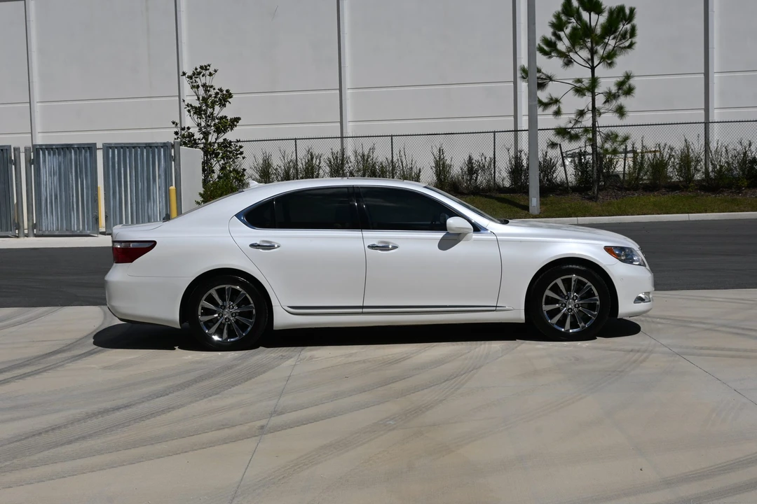 2007 Lexus LS 4th Gen - Image 11 of 31