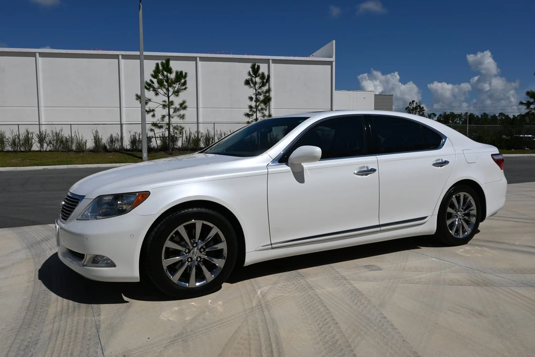 2007 Lexus LS 4th Gen - Image 2 of 31