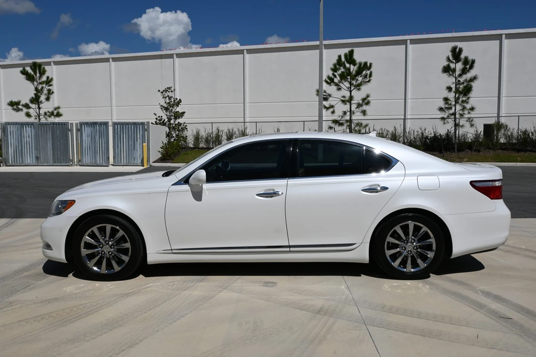 2007 Lexus LS 4th Gen - Image 24 of 31