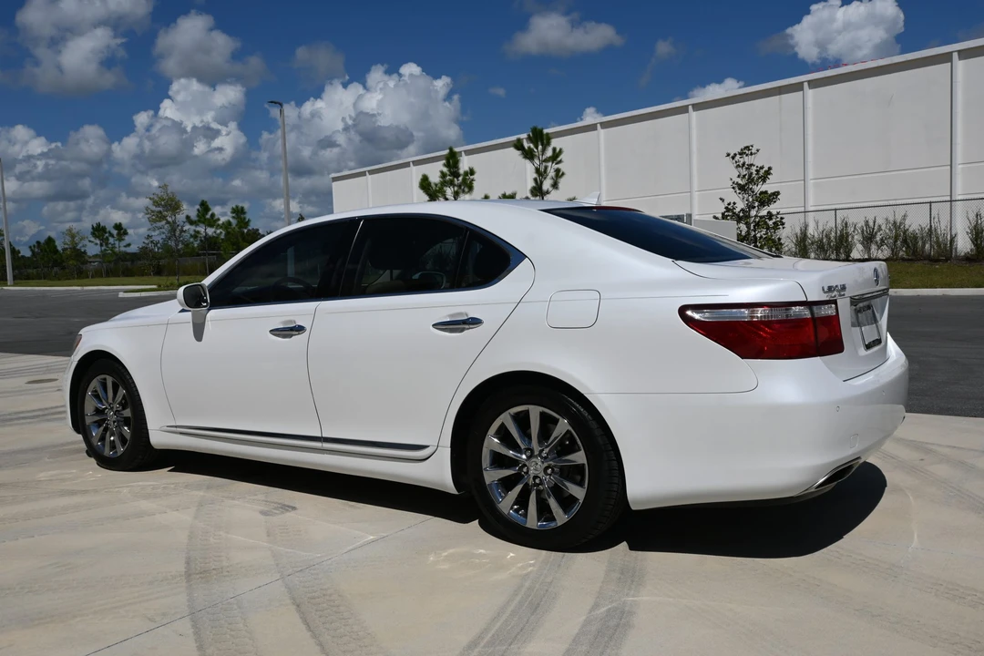 2007 Lexus LS 4th Gen - Image 21 of 31