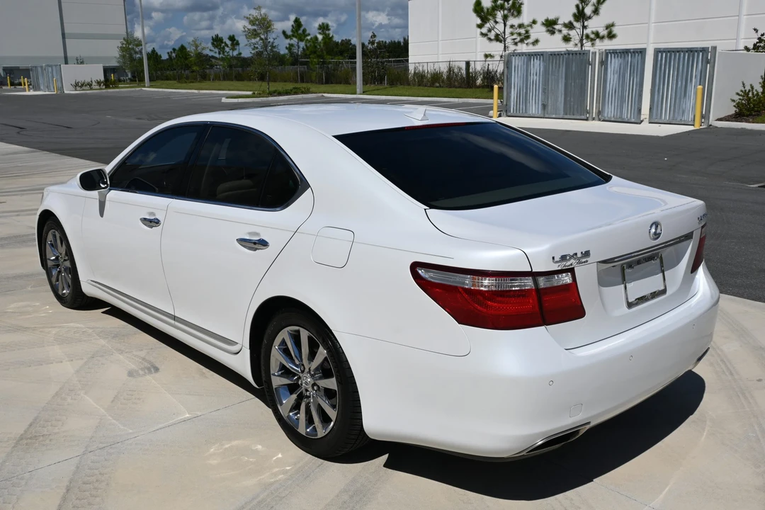 2007 Lexus LS 4th Gen - Image 19 of 31
