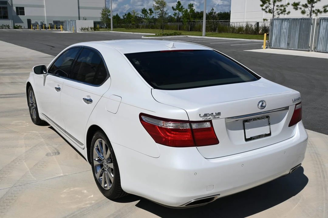 2007 Lexus LS 4th Gen - Image 18 of 31