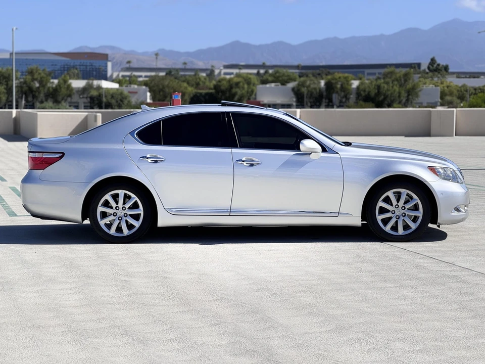 2007 Lexus LS 4th Gen - Image 15 of 31