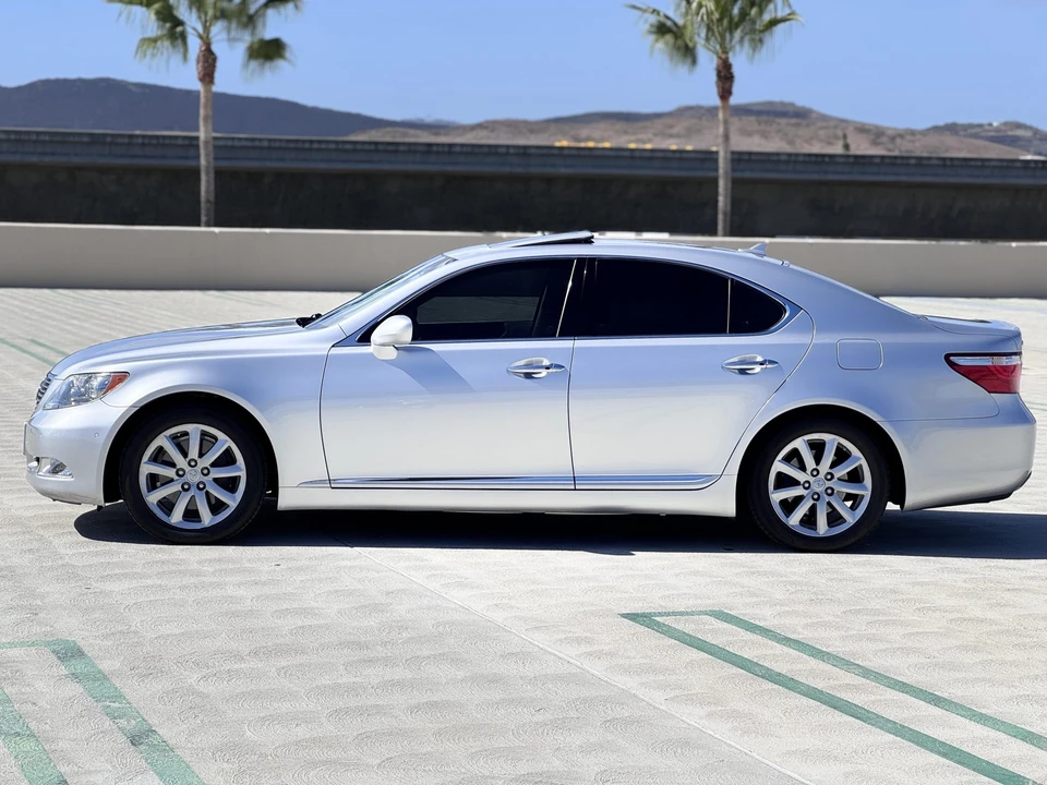 2007 Lexus LS 4th Gen - Image 11 of 31