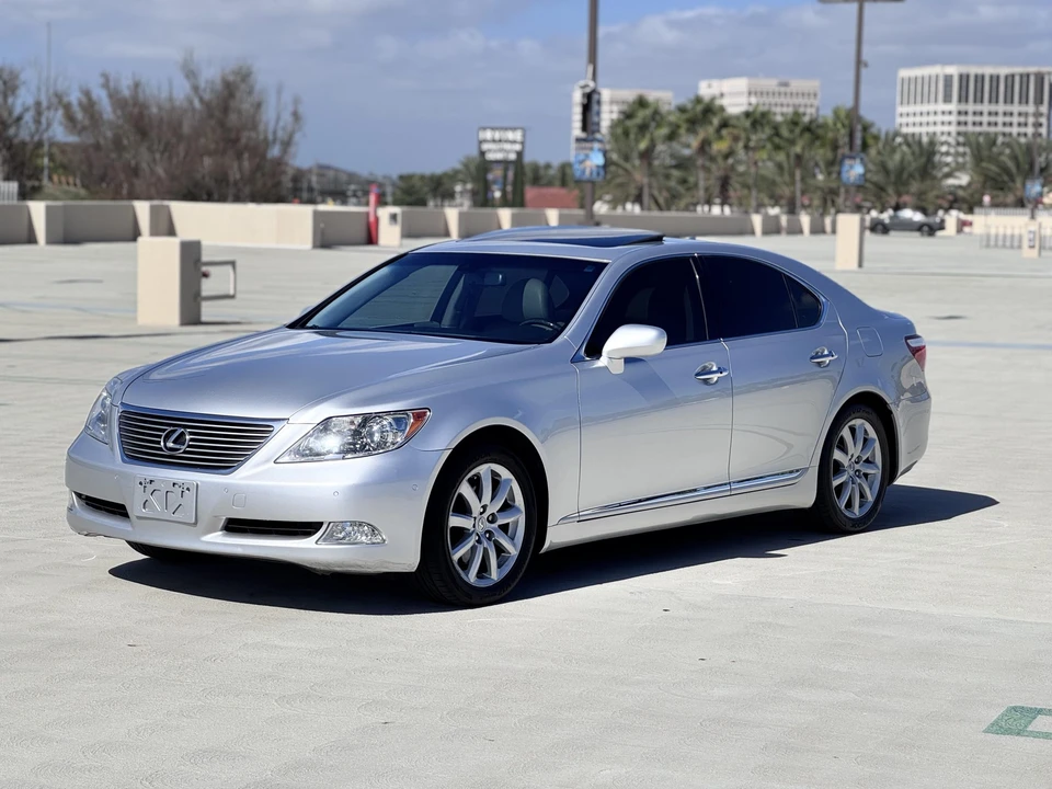 2007 Lexus LS 4th Gen - Image 10 of 31