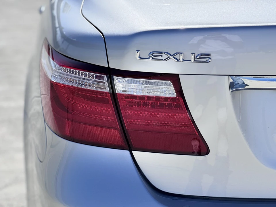 2007 Lexus LS 4th Gen - Image 21 of 31