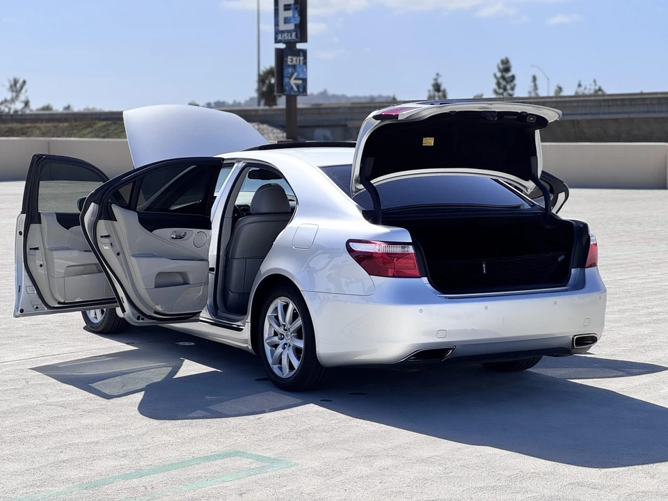 2007 Lexus LS 4th Gen - Image 29 of 31