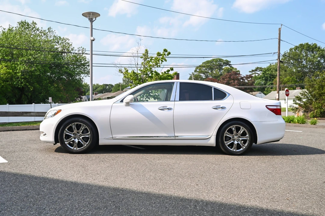 2007 Lexus LS 4th Gen - Image 9 of 31