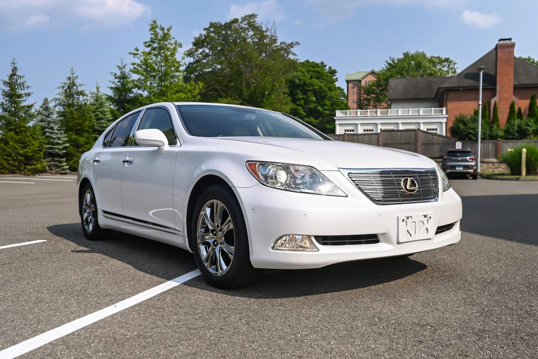 2007 Lexus LS 4th Gen - Image 4 of 31