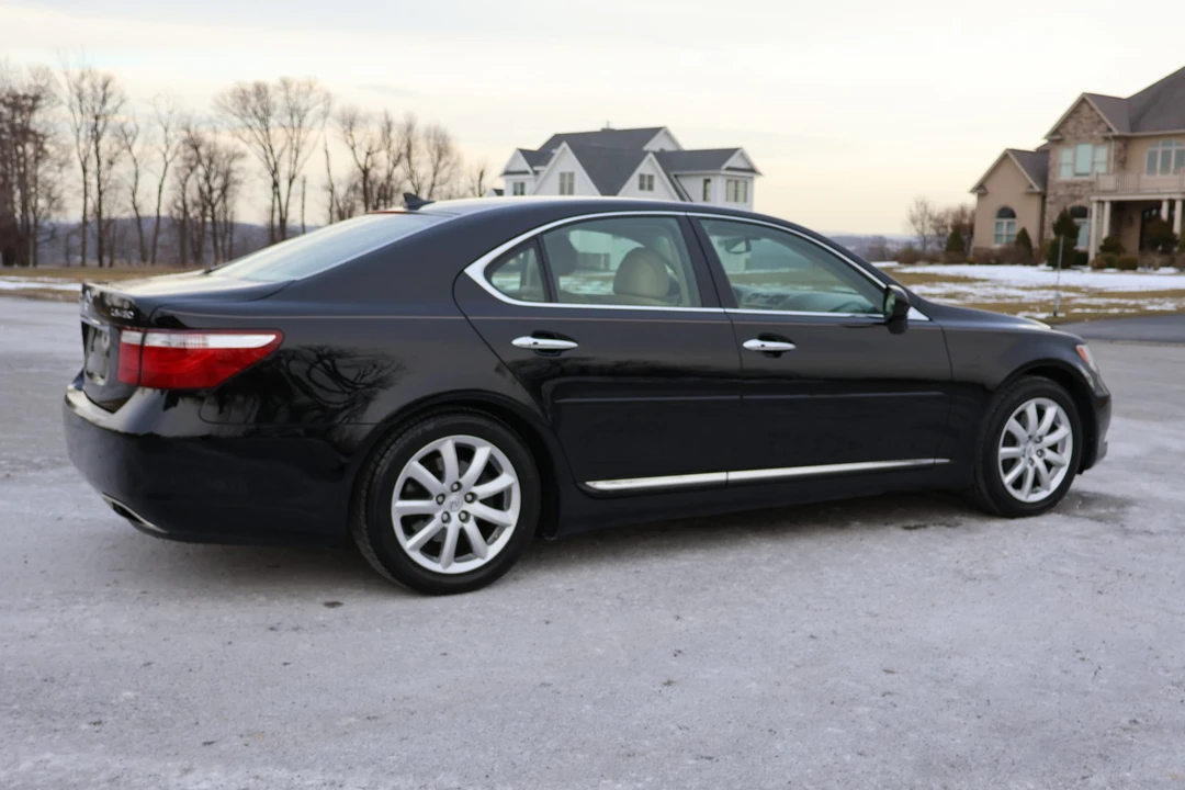 2007 Lexus LS 4th Gen - Image 8 of 31