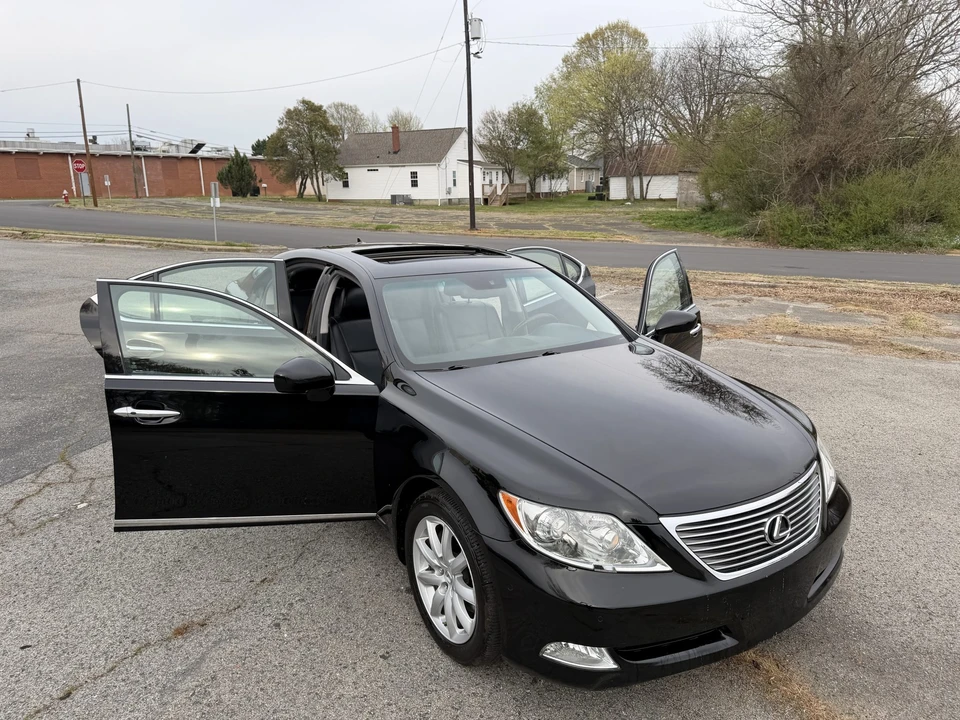 2007 Lexus LS 4th Gen - Image 15 of 31