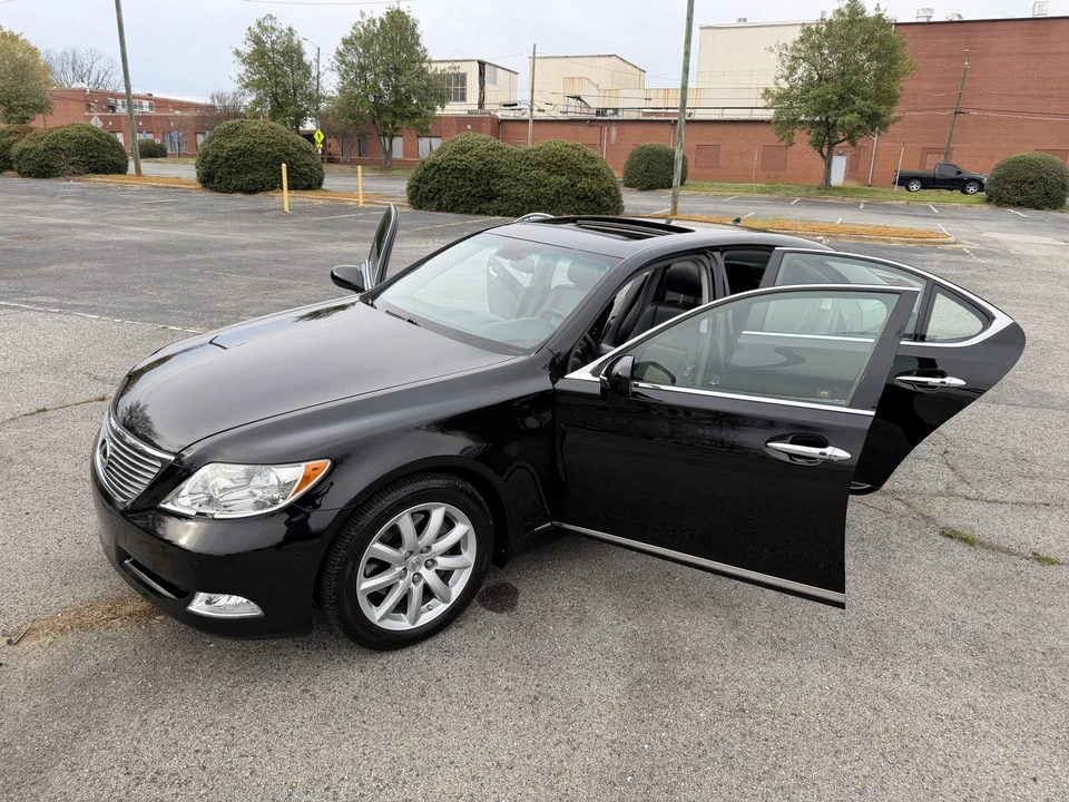2007 Lexus LS 4th Gen - Image 18 of 31