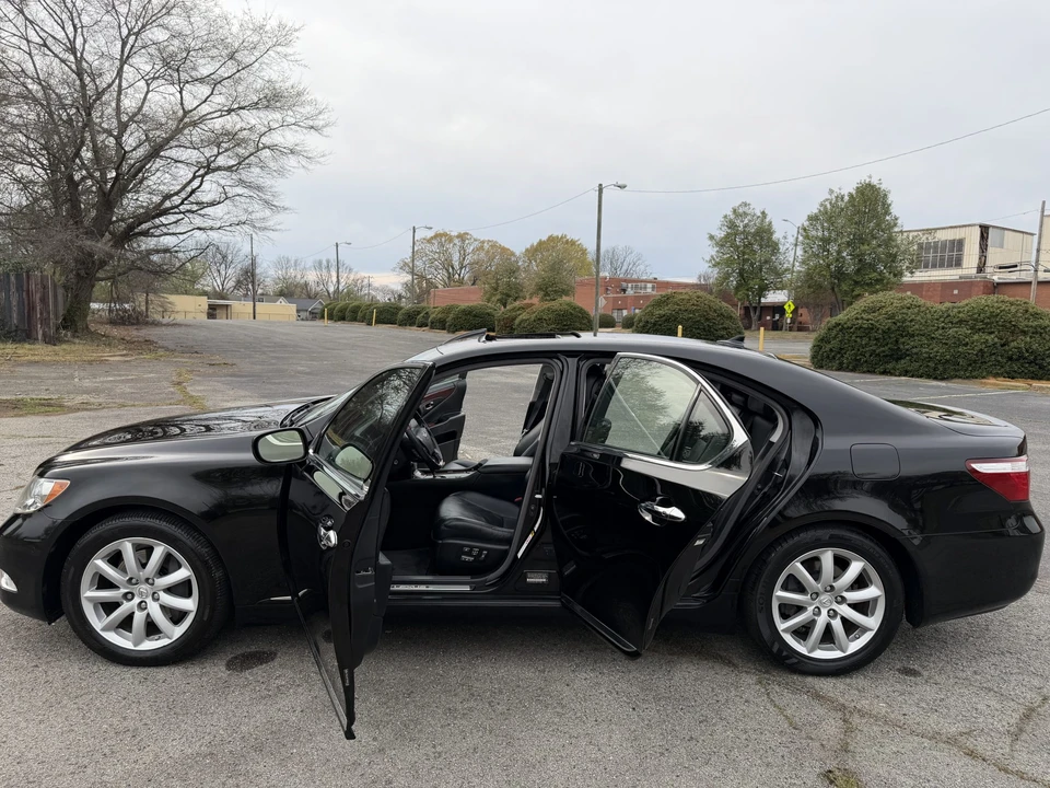 2007 Lexus LS 4th Gen - Image 19 of 31