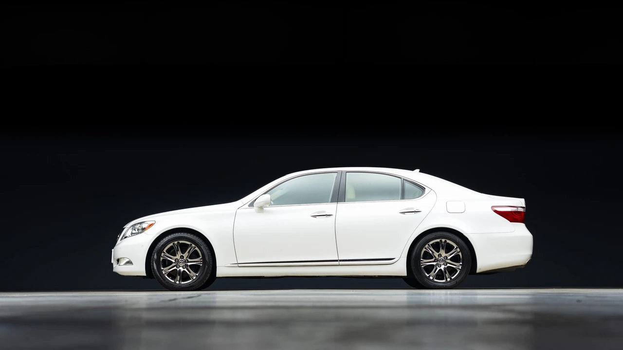 2007 Lexus LS 4th Gen - Image 21 of 31
