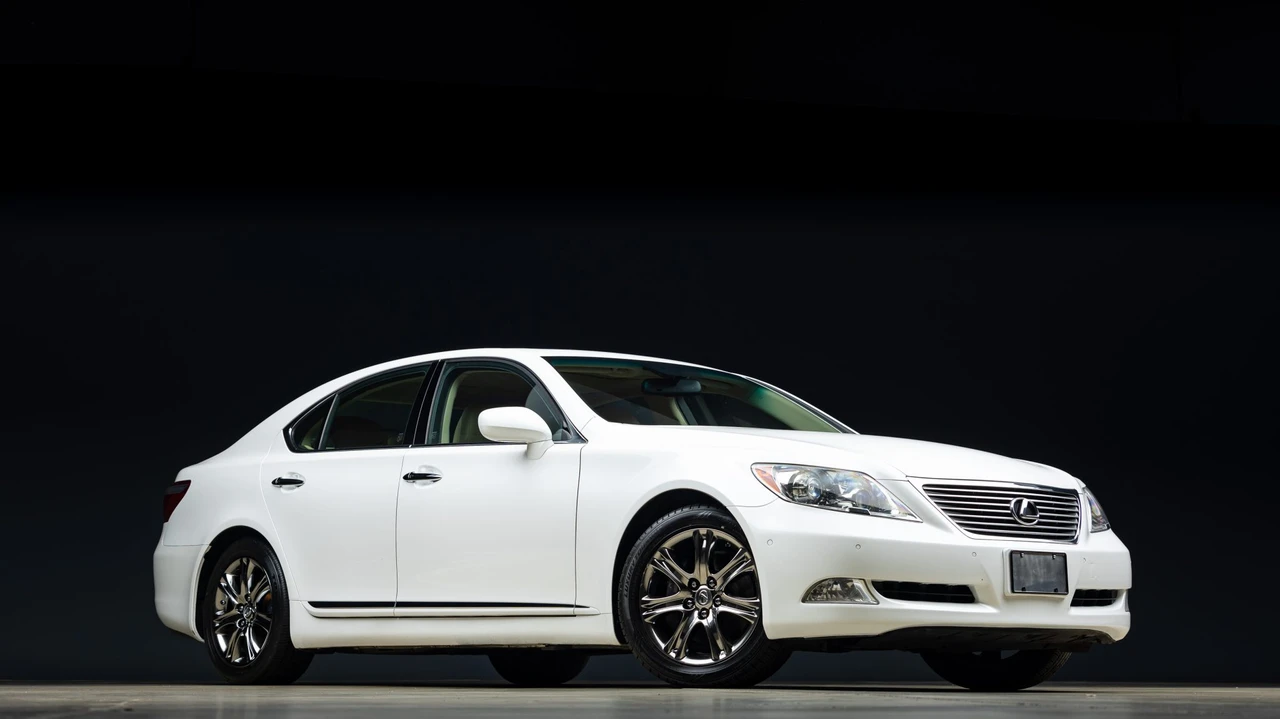 2007 Lexus LS 4th Gen - Image 12 of 31