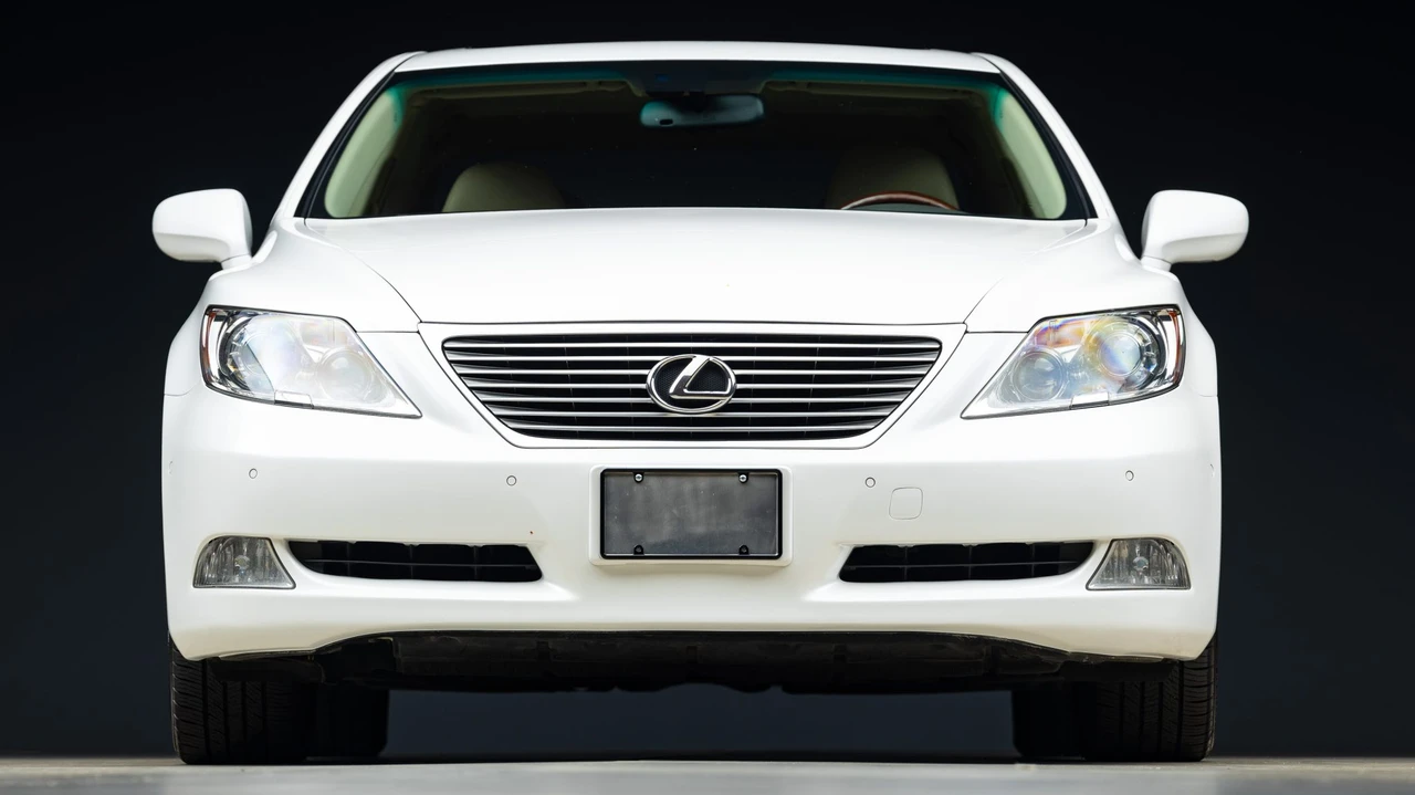 2007 Lexus LS 4th Gen - Image 9 of 31