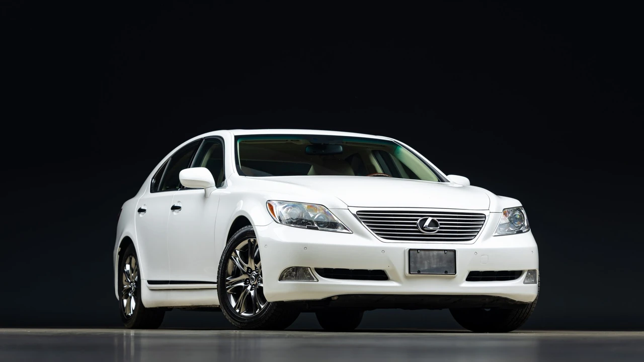 2007 Lexus LS 4th Gen - Image 11 of 31