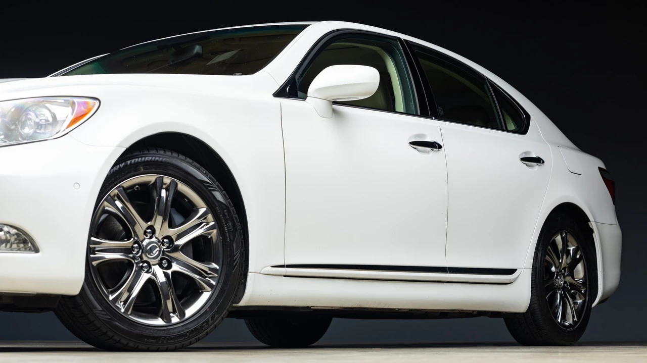 2007 Lexus LS 4th Gen - Image 26 of 31