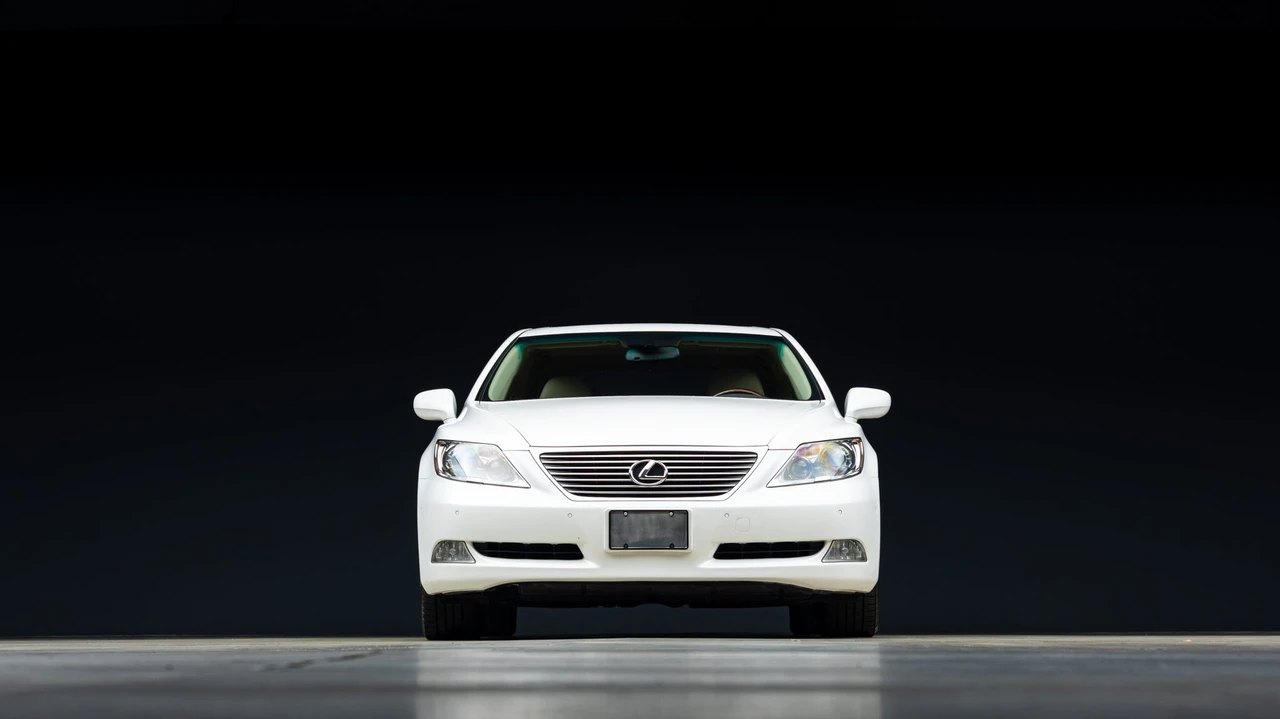 2007 Lexus LS 4th Gen - Image 5 of 31
