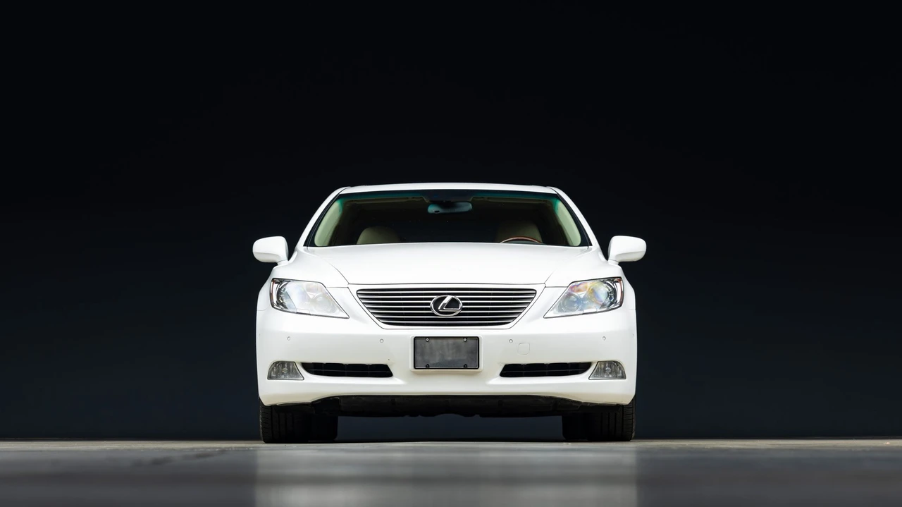 2007 Lexus LS 4th Gen - Image 6 of 31