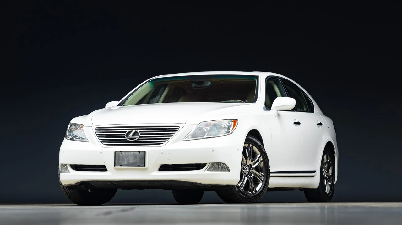 2007 Lexus LS 4th Gen - Image 3 of 31