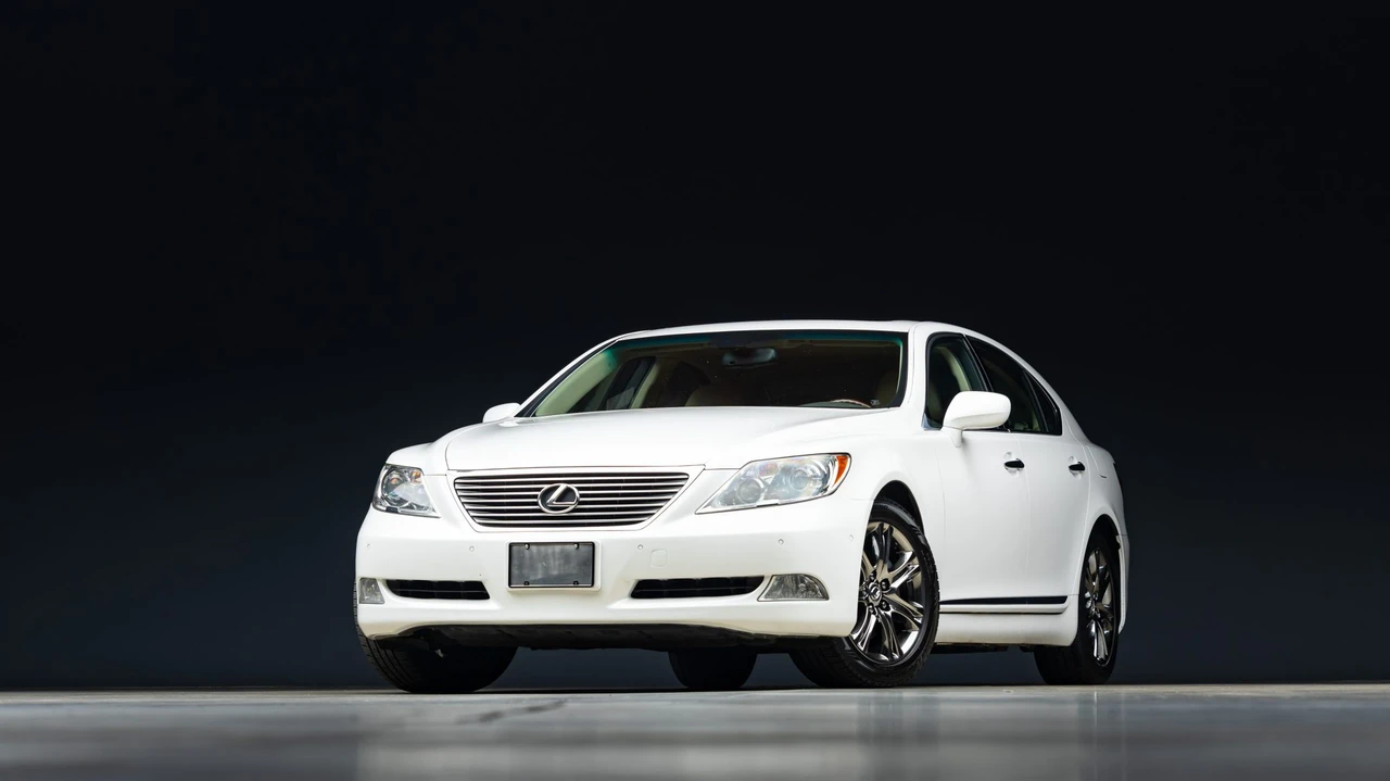 2007 Lexus LS 4th Gen - Image 4 of 31