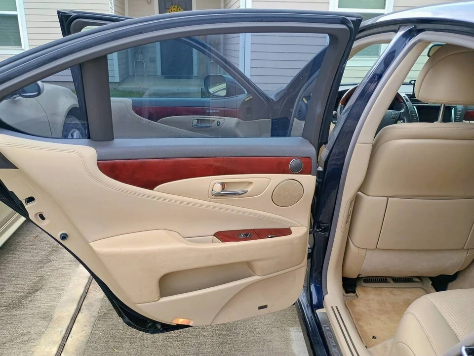 2007 Lexus LS 4th Gen - Image 6 of 24