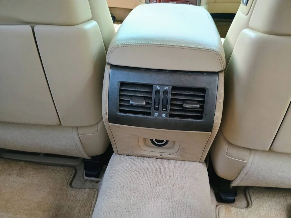 2007 Lexus LS 4th Gen - Image 8 of 24