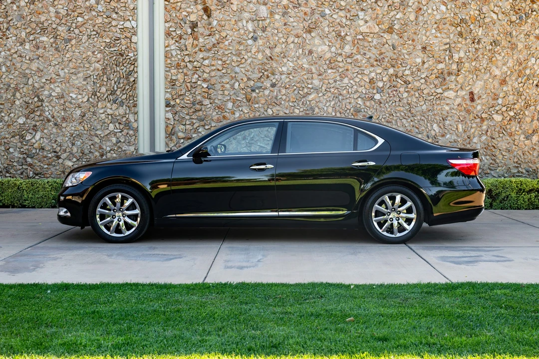 2007 Lexus LS 4th Gen - Image 9 of 31