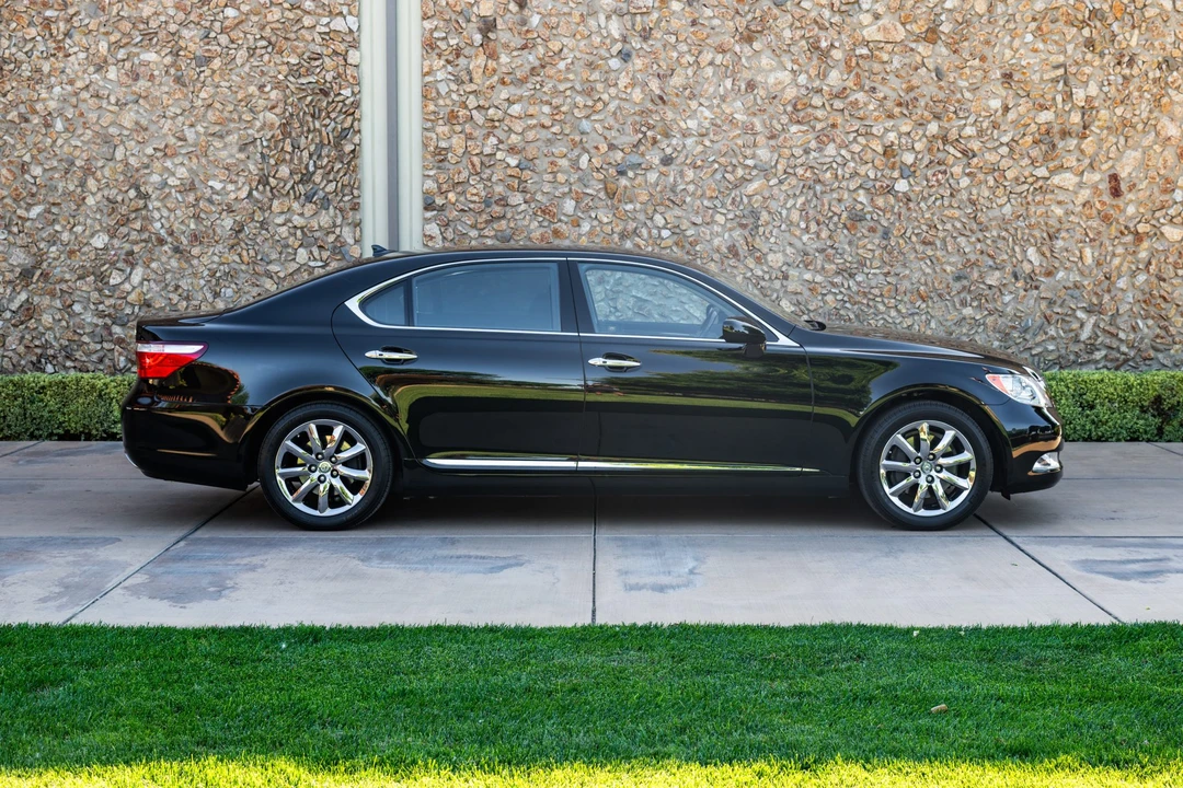 2007 Lexus LS 4th Gen - Image 4 of 31