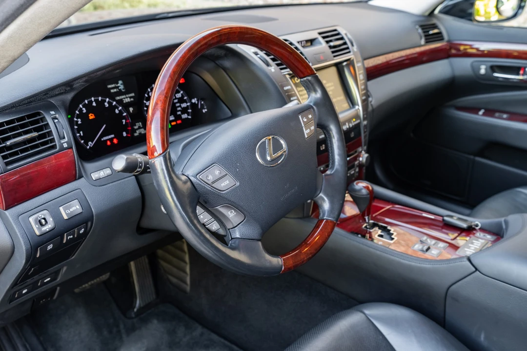 2007 Lexus LS 4th Gen - Image 27 of 31