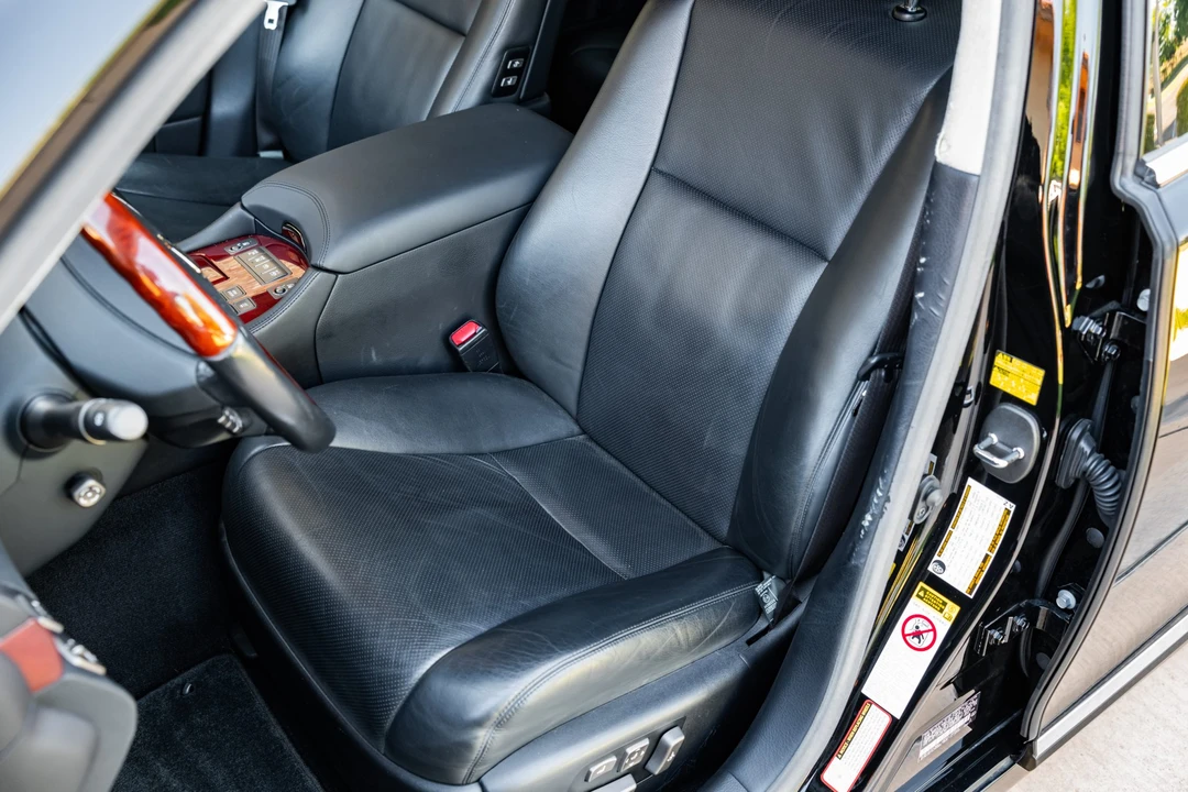 2007 Lexus LS 4th Gen - Image 29 of 31