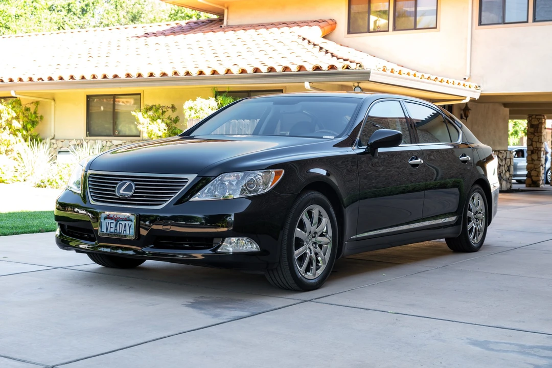2007 Lexus LS 4th Gen - Image 2 of 31