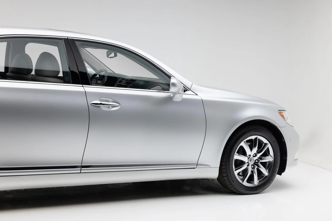 2007 Lexus LS 4th Gen - Image 19 of 31