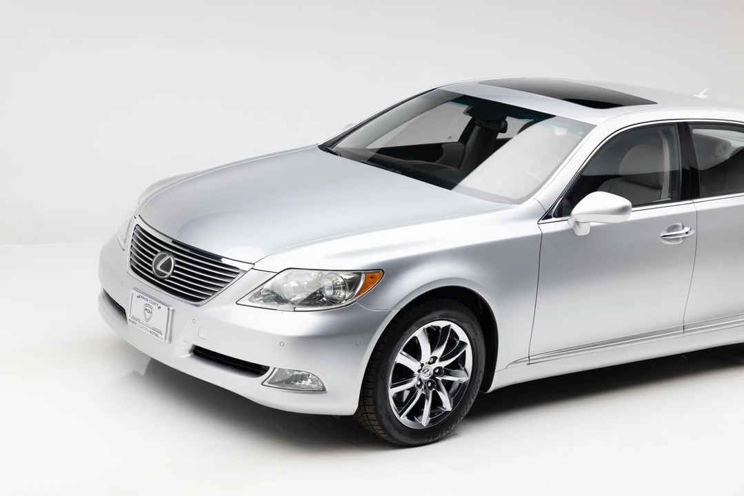 2007 Lexus LS 4th Gen - Image 11 of 31