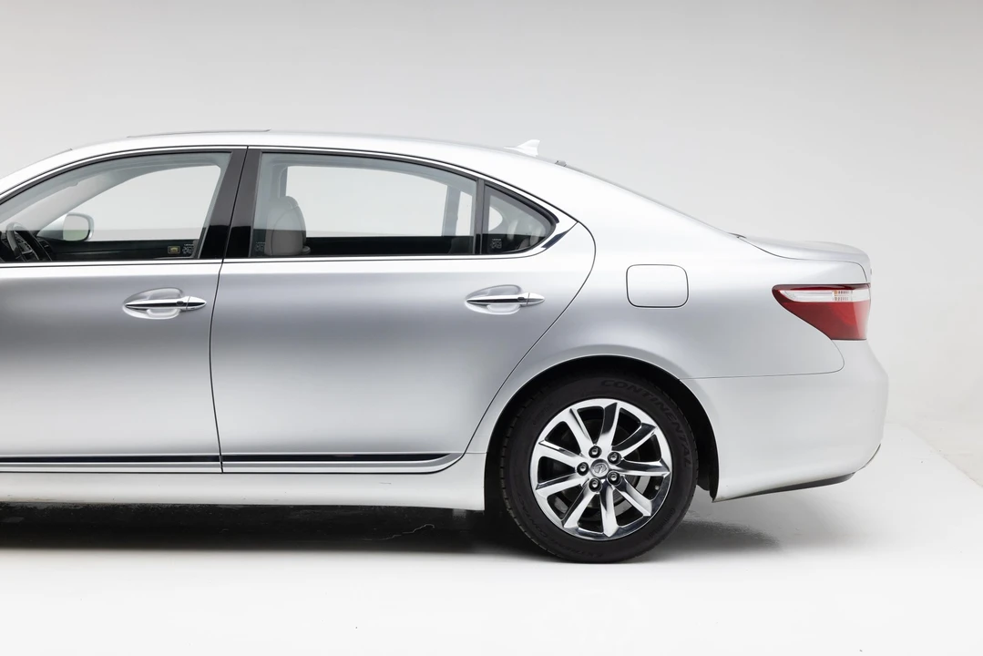 2007 Lexus LS 4th Gen - Image 25 of 31