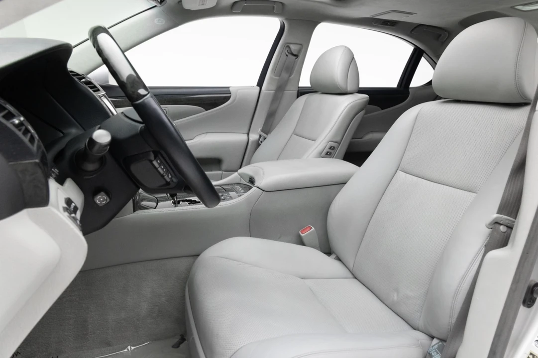 2007 Lexus LS 4th Gen - Image 8 of 21