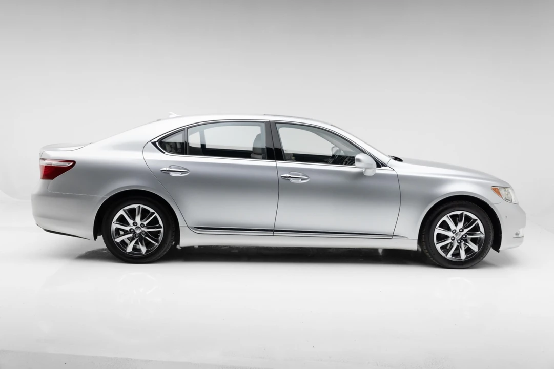 2007 Lexus LS 4th Gen - Image 15 of 21