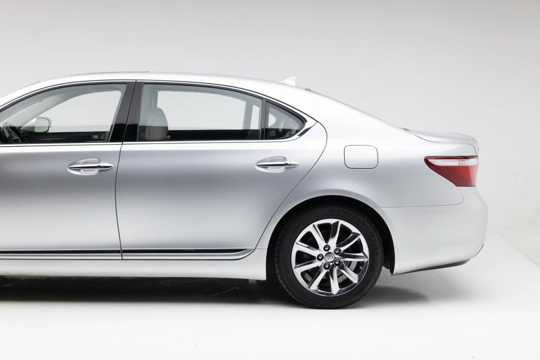 2007 Lexus LS 4th Gen - Image 19 of 21