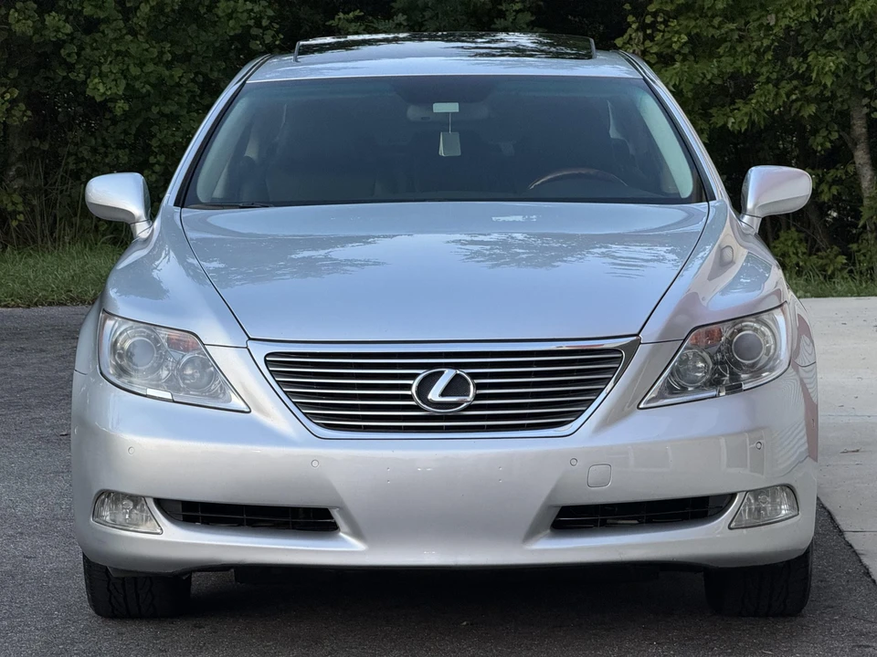 2007 Lexus LS 4th Gen - Image 2 of 31