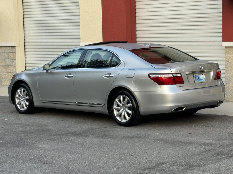 2007 Lexus LS 4th Gen - Image 25 of 31