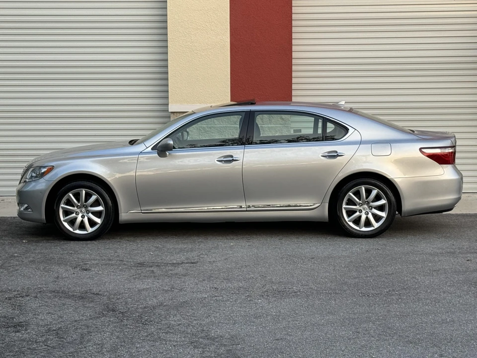 2007 Lexus LS 4th Gen - Image 29 of 31