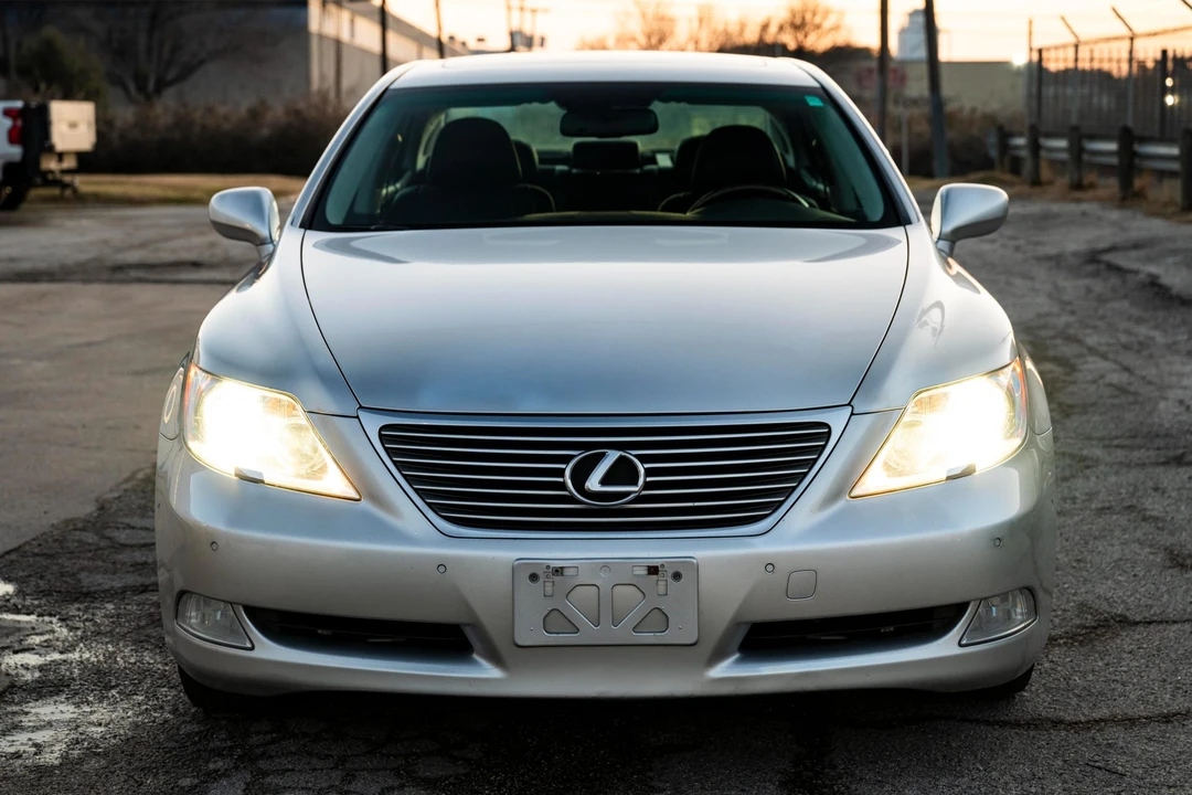 2007 Lexus LS 4th Gen - Image 4 of 31