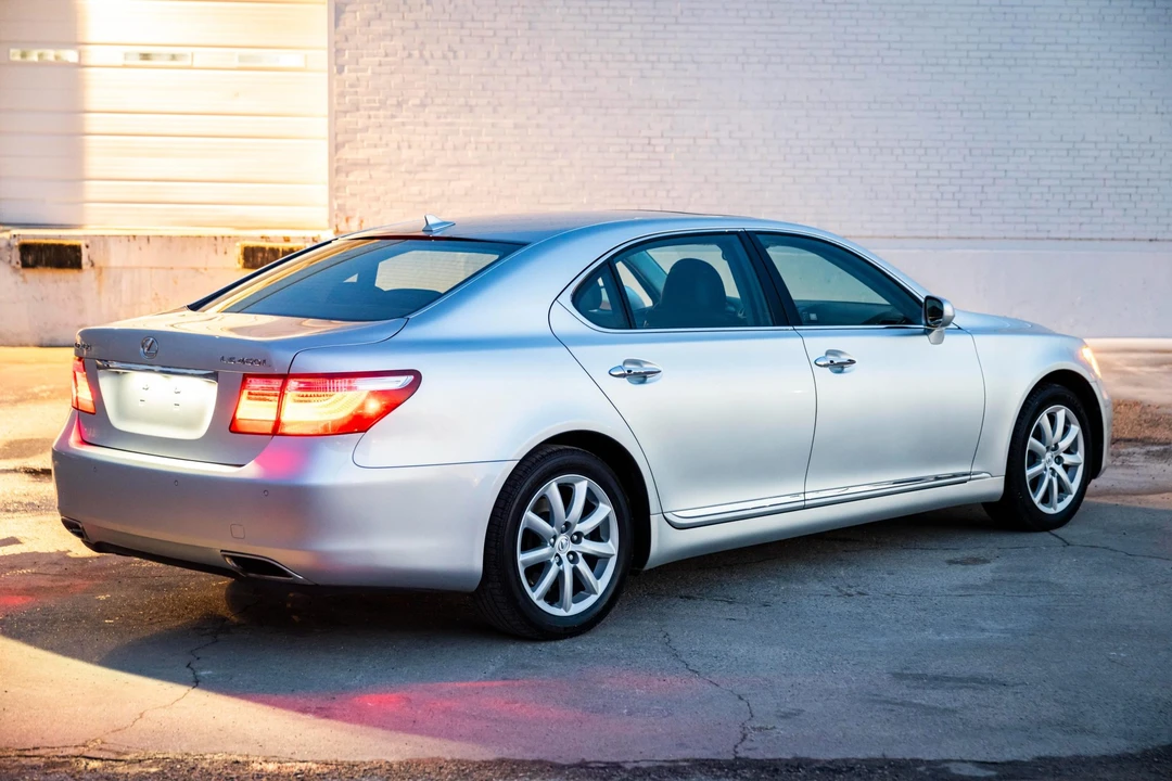 2007 Lexus LS 4th Gen - Image 13 of 31