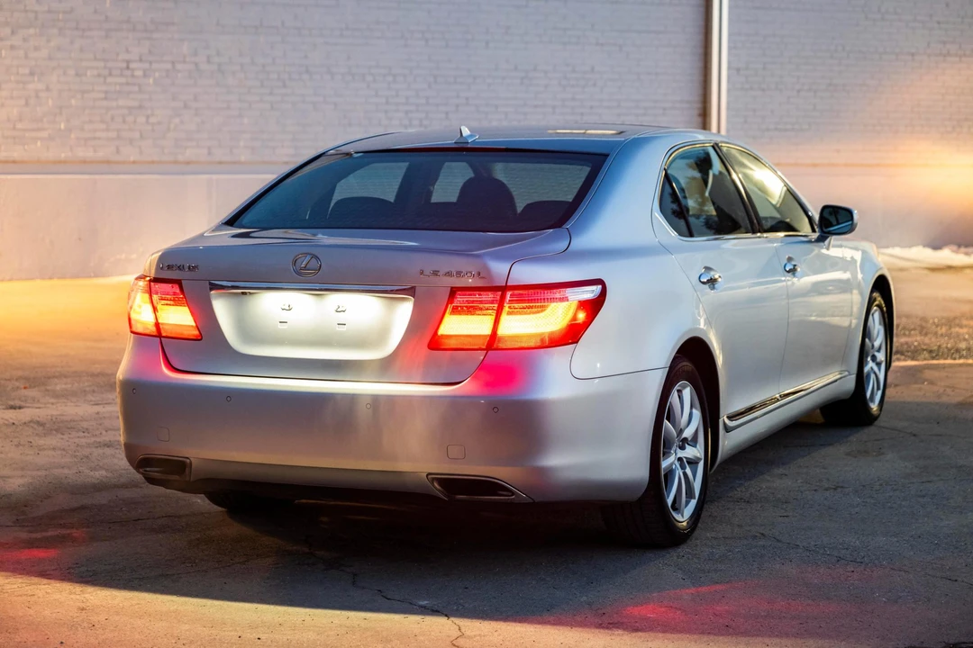 2007 Lexus LS 4th Gen - Image 12 of 31