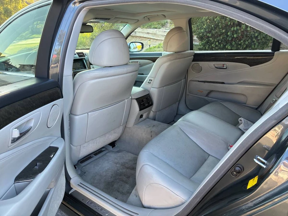 2007 Lexus LS 4th Gen - Image 9 of 22